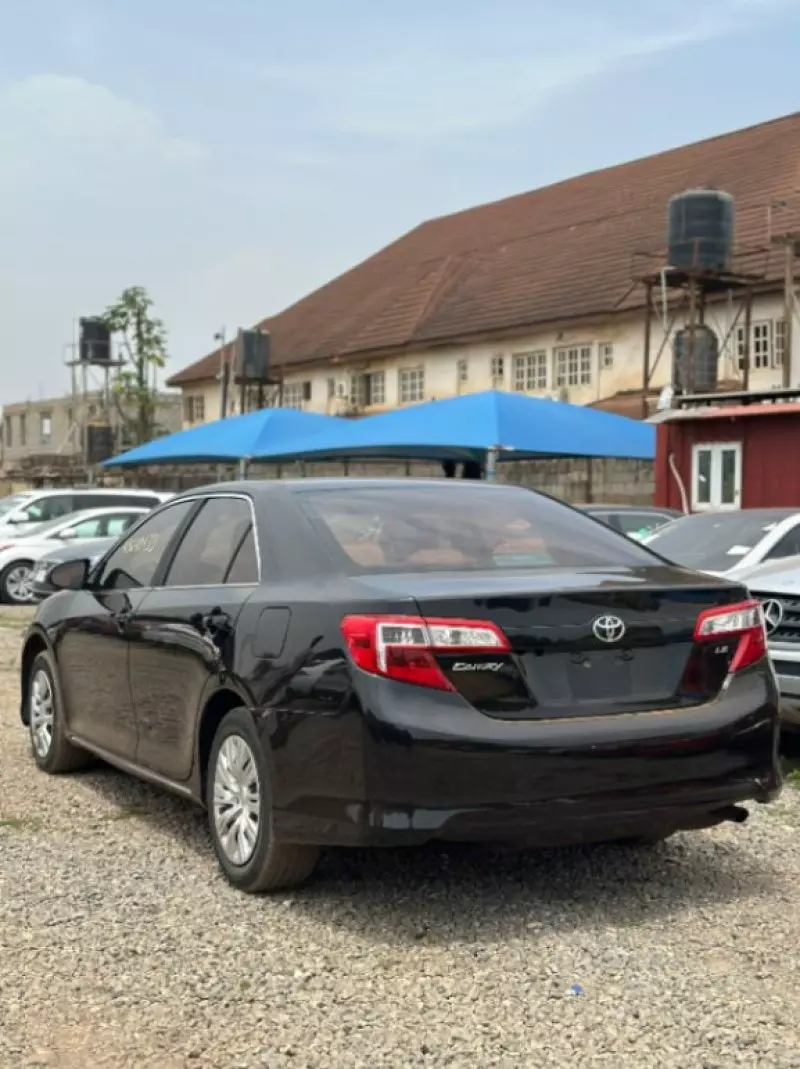 TOYOTA Camry   - 2012