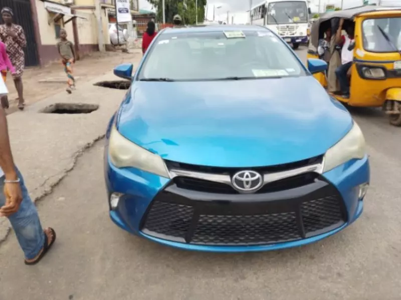 Toyota Camry   - 2016