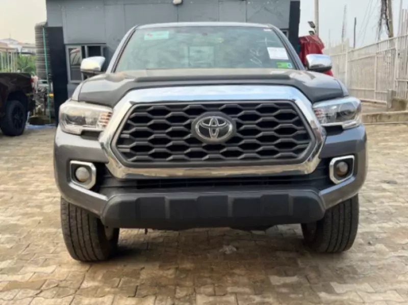 Toyota Tacoma   - 2017