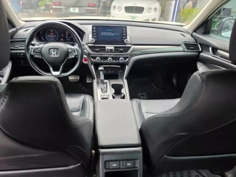 Honda Accord   - 2021