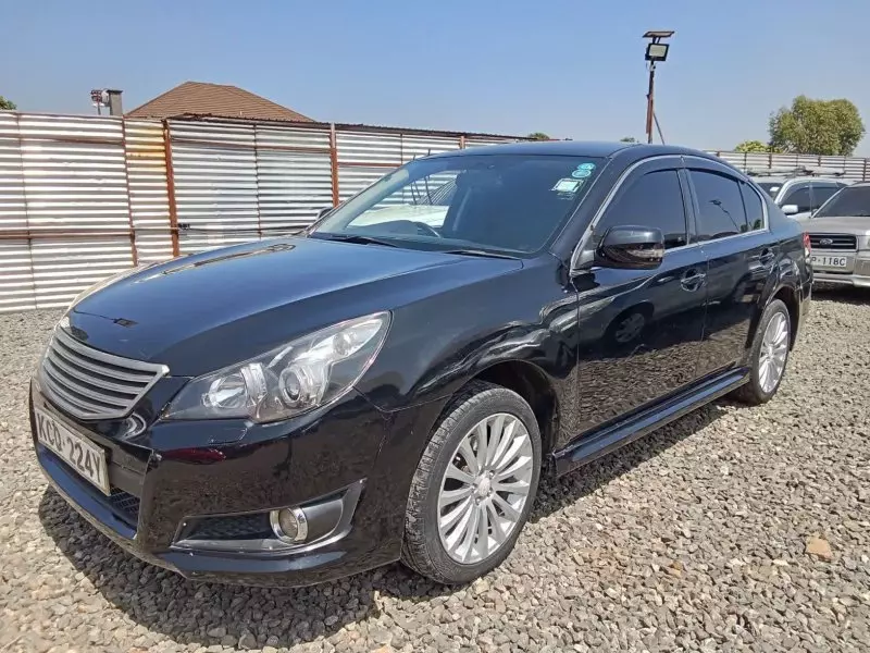 Subaru Legacy   - 2011