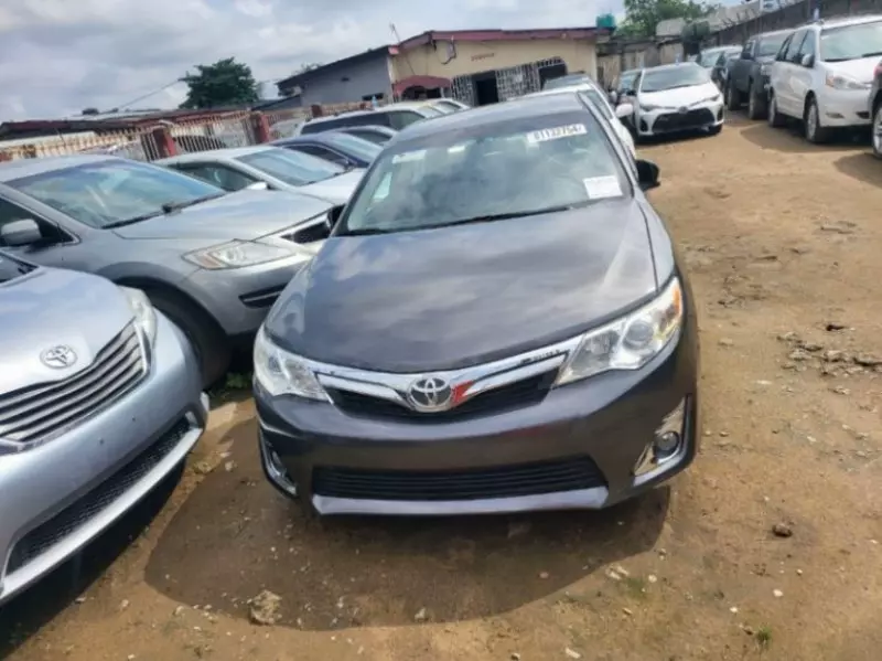 Toyota camry   - 2013