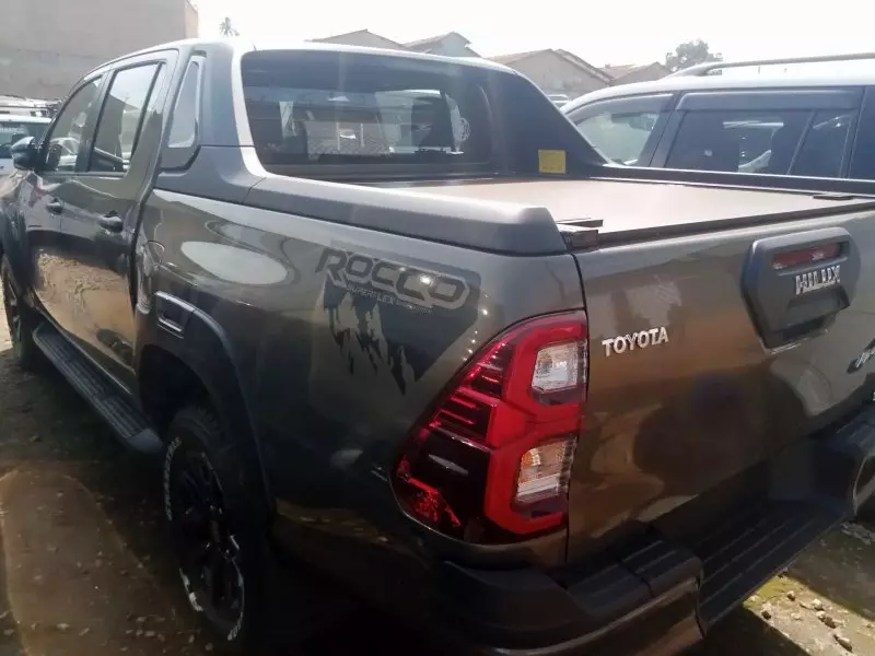 Toyota Hilux   - 2025