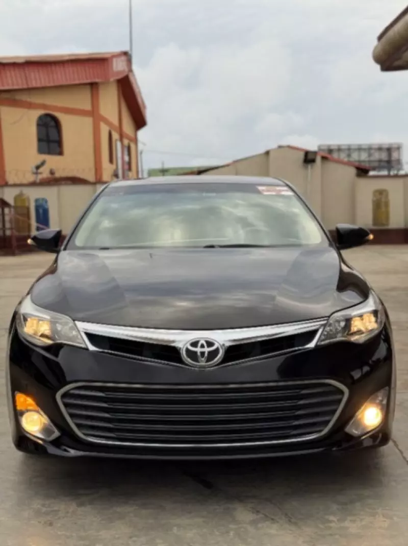 TOYOTA Avalon   - 2015