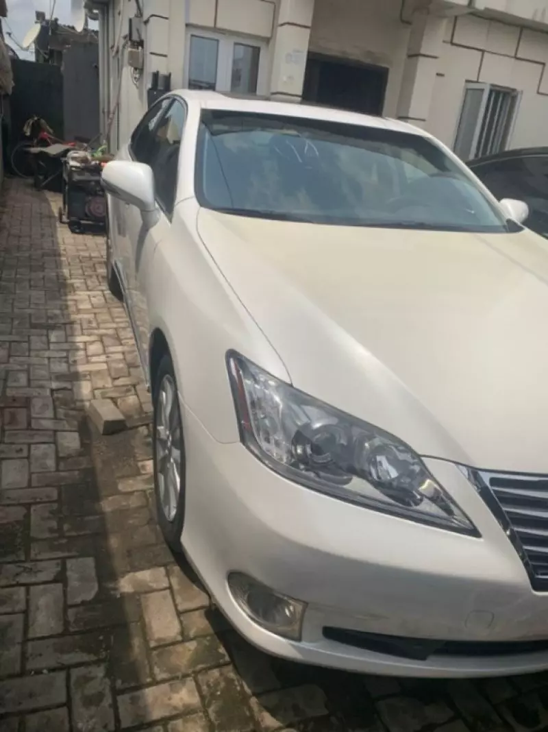 Lexus ES   - 2012