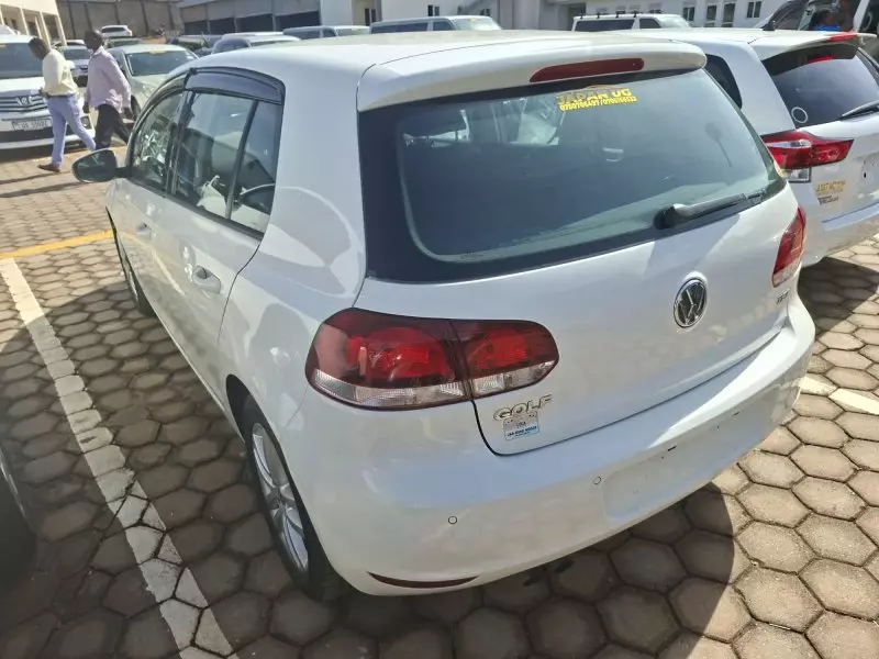 Volkswagen Golf   - 2012