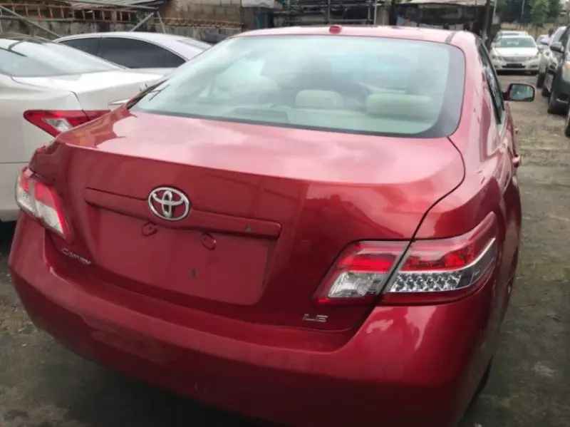 Toyota Camry - 2010