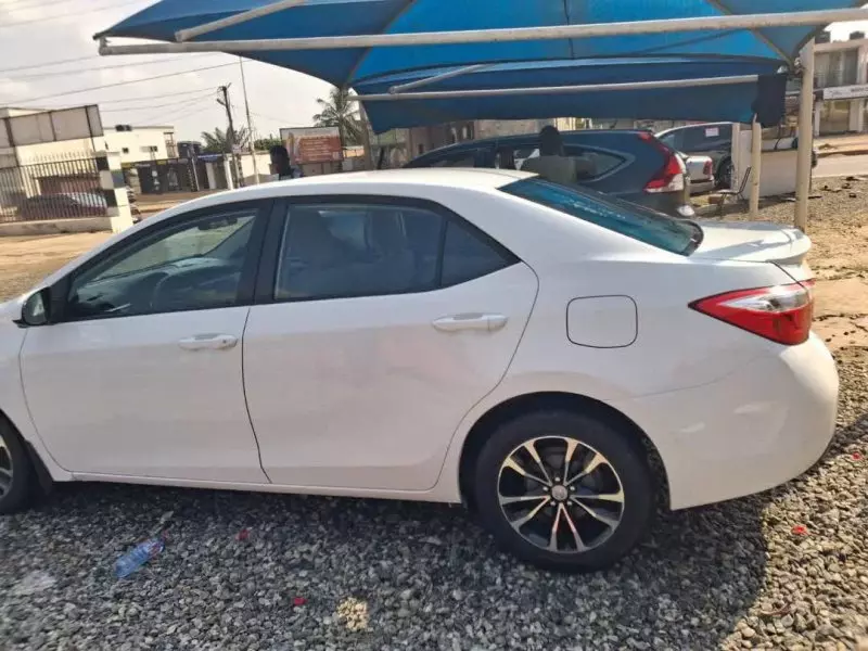 TOYOTA Corolla   - 2015
