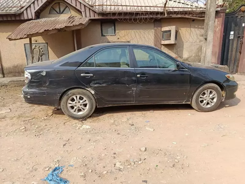 Toyota Camry - 2006
