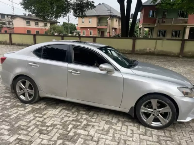 Lexus IS 250   - 2012