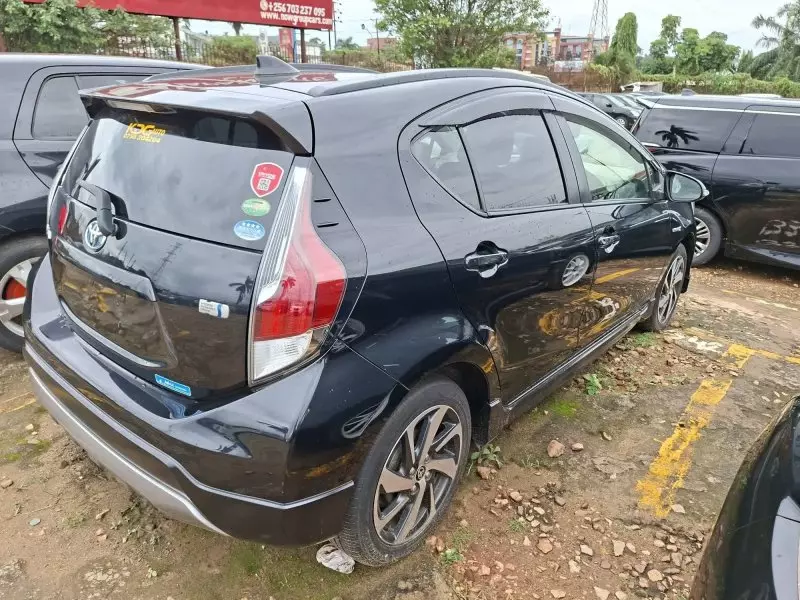 Toyota Aqua Hybrid   - 2016