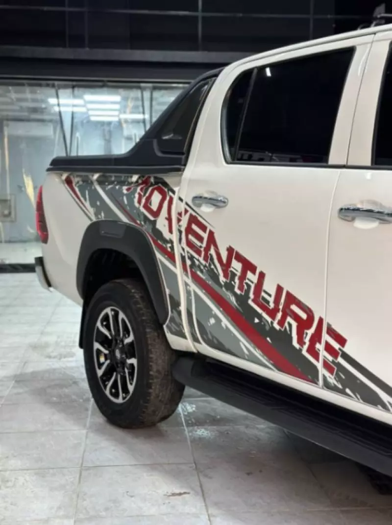 Toyota Hilux   - 2021