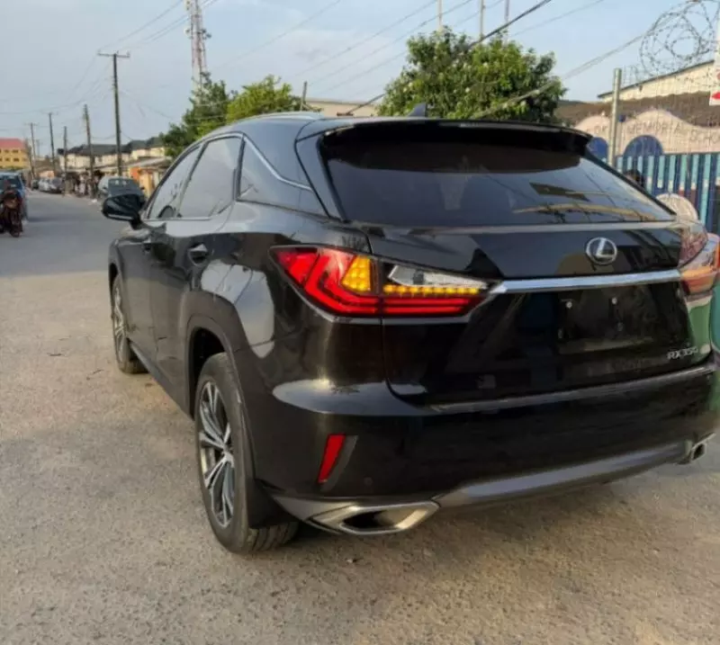 Lexus RX   - 2017