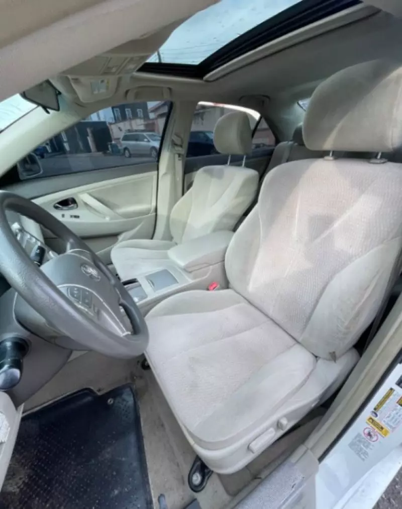 TOYOTA Camry   - 2010