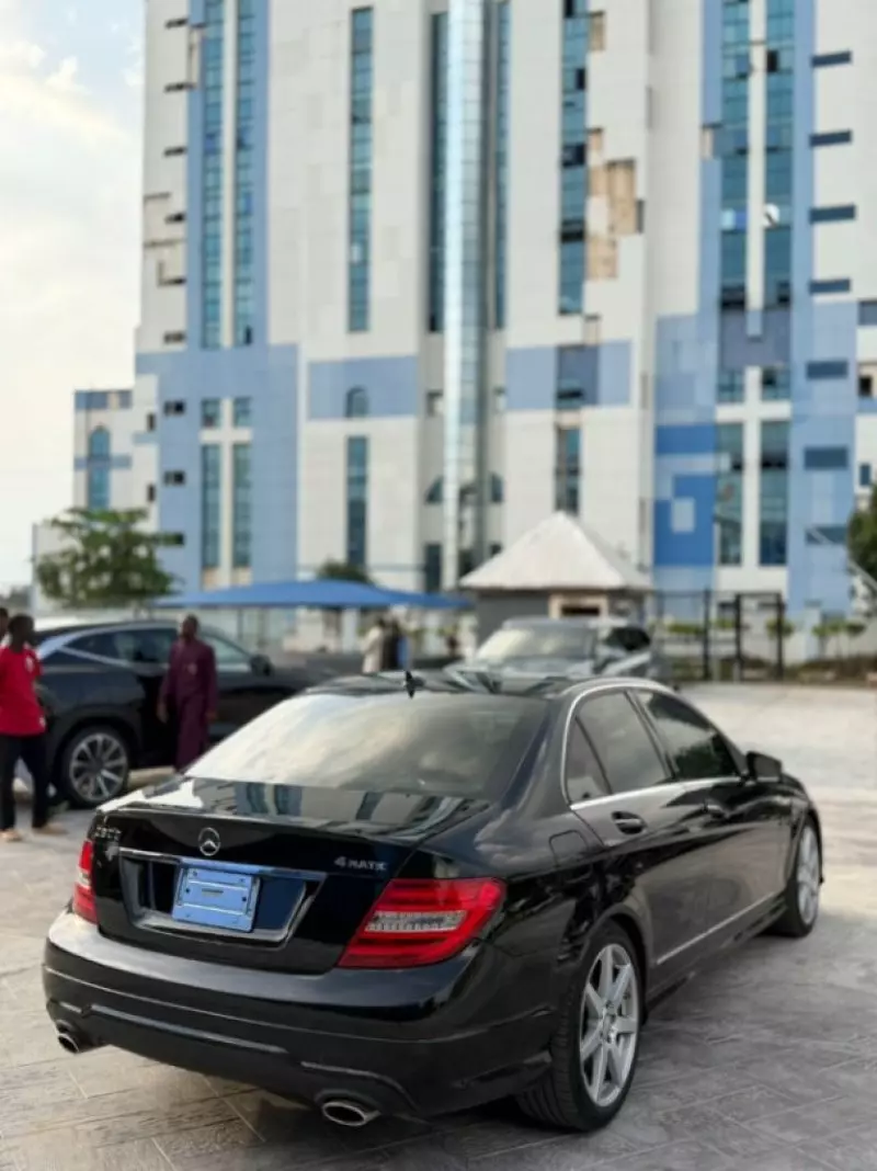 Mercedes-Benz C 300   - 2014