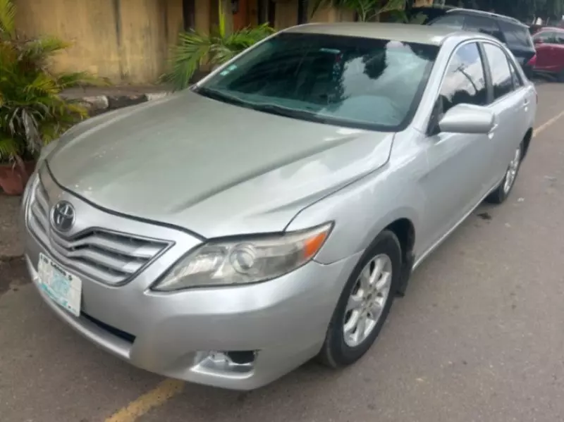 TOYOTA Camry   - 2011