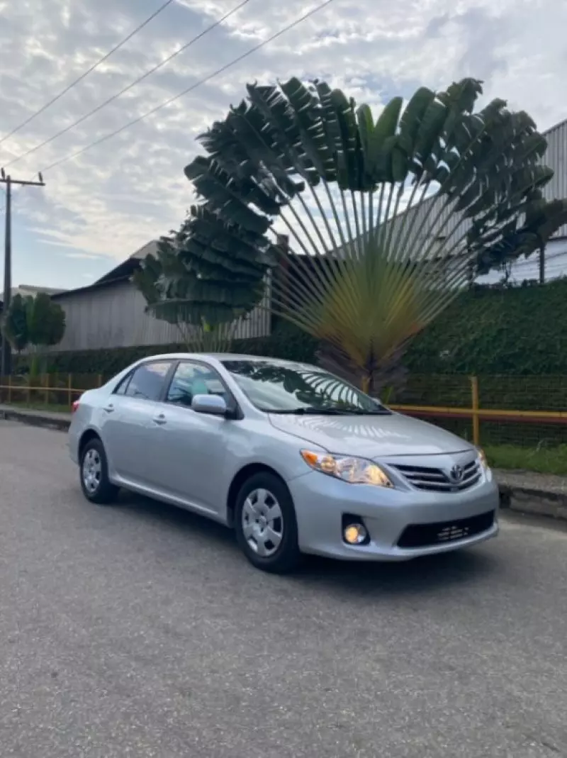 Toyota Corolla   - 2013