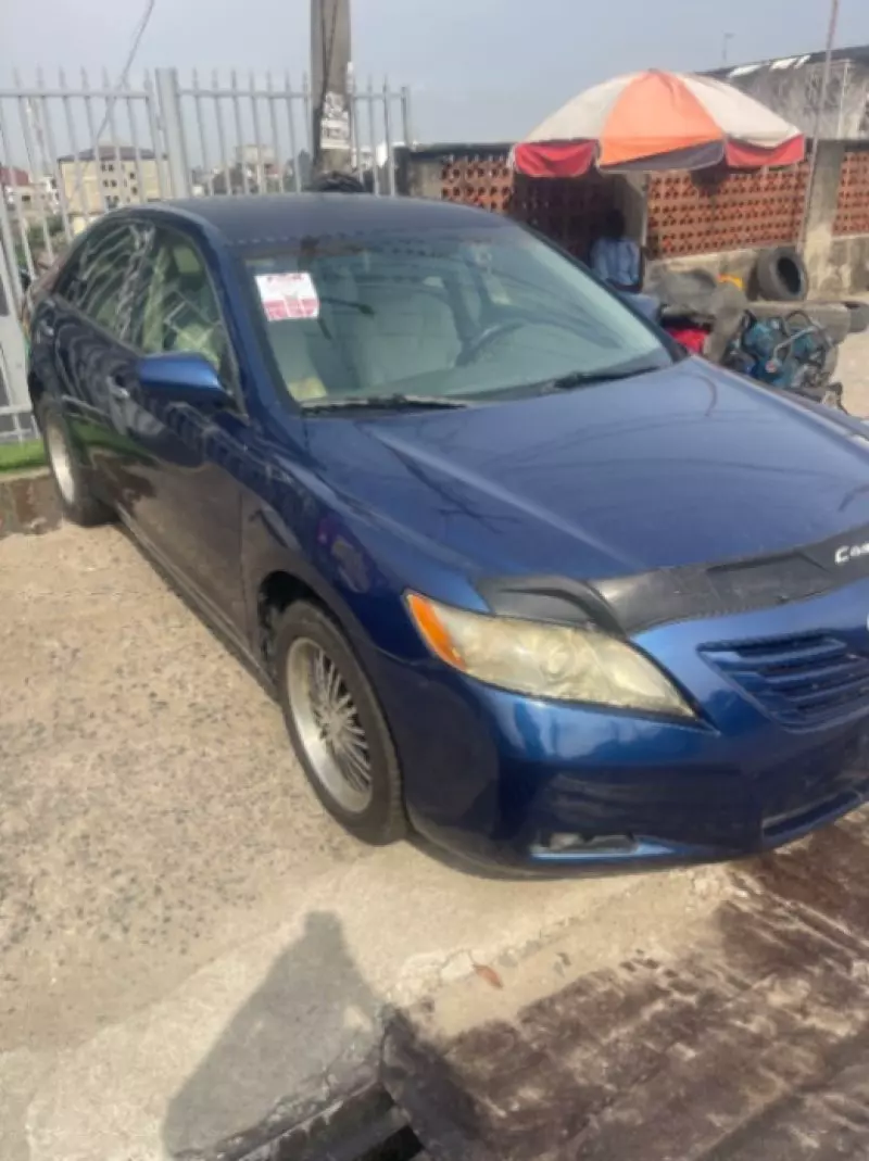 TOYOTA Camry - 2009