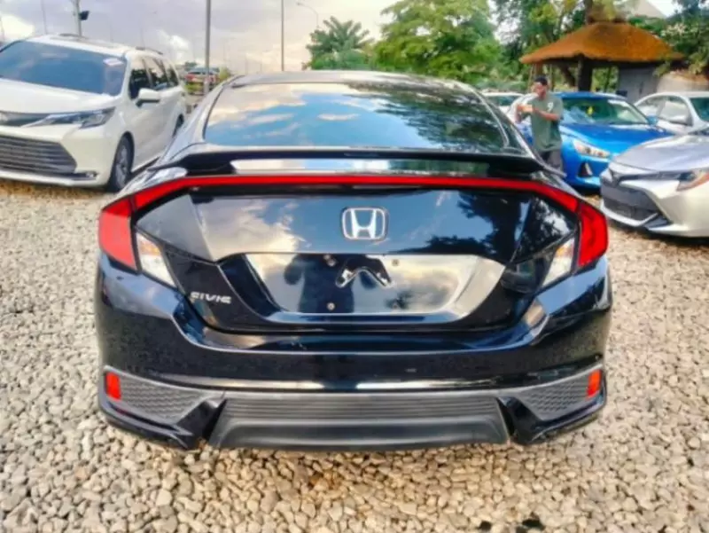 Honda Civic   - 2016