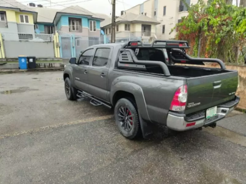 Toyota Tacoma   - 2014