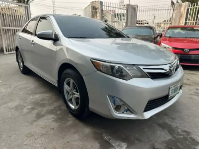 Toyota Camry   - 2012