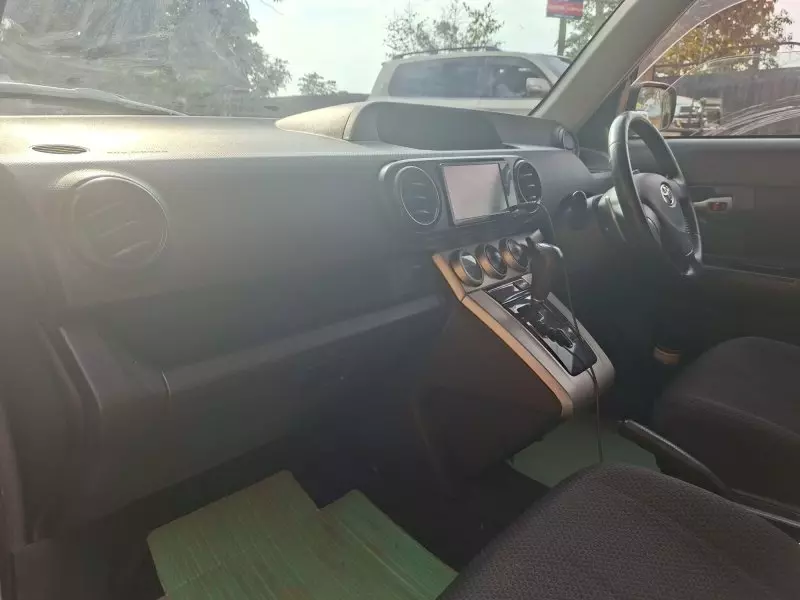 TOYOTA Rumion   - 2012