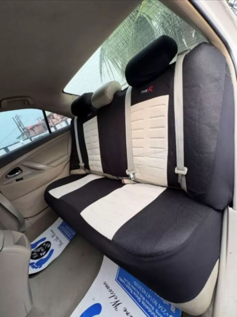 Toyota Camry - 2009