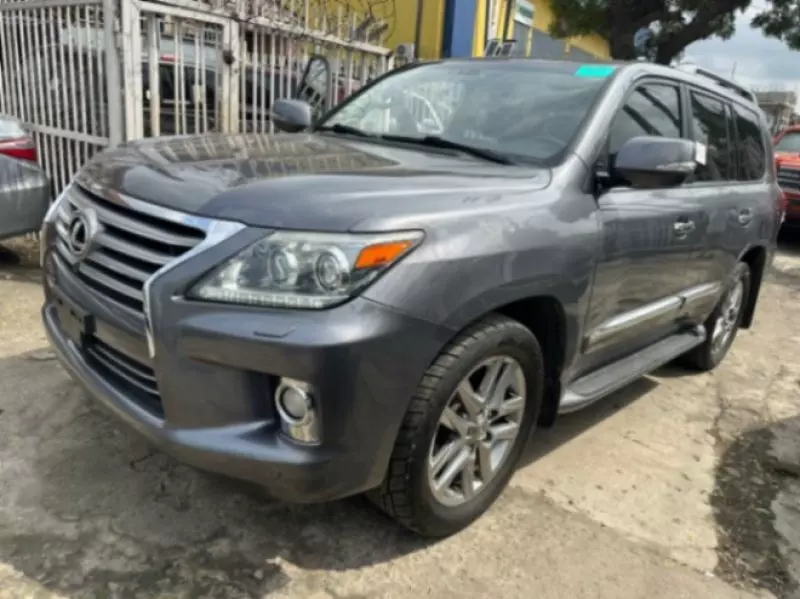 Lexus LX 570   - 2013