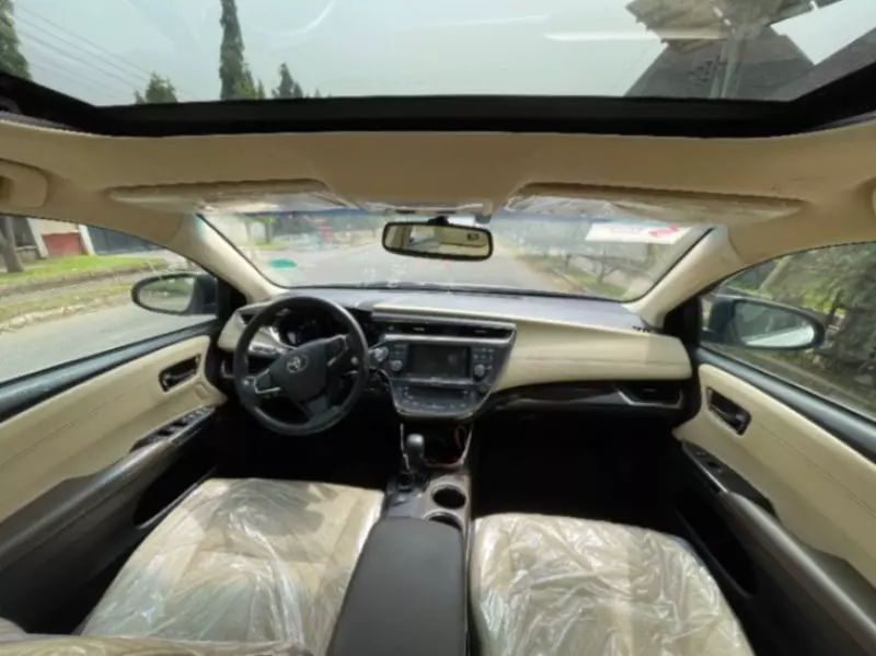 Toyota Avalon   - 2013