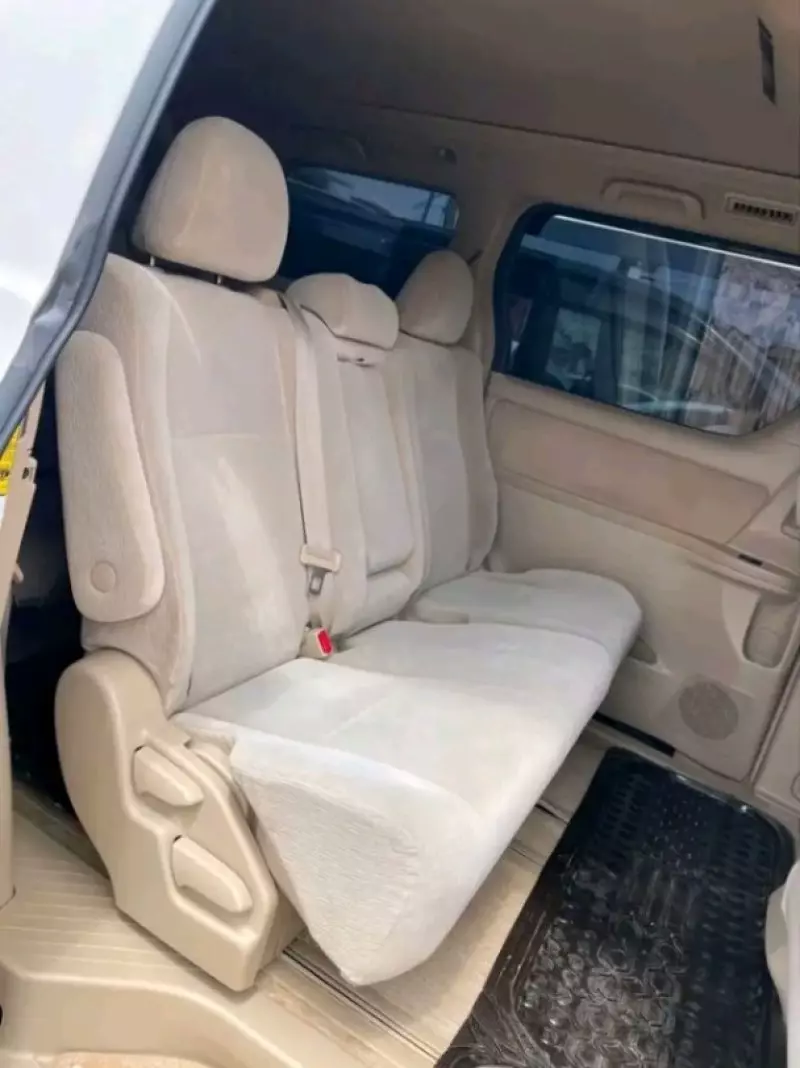 TOYOTA Alphard   - 2010