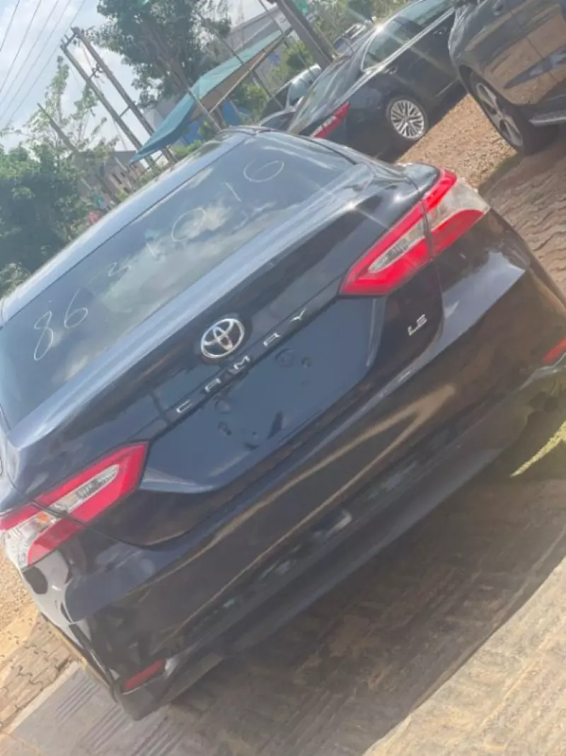 TOYOTA Camry - 2018