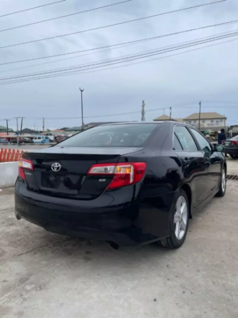 TOYOTA Camry   - 2012