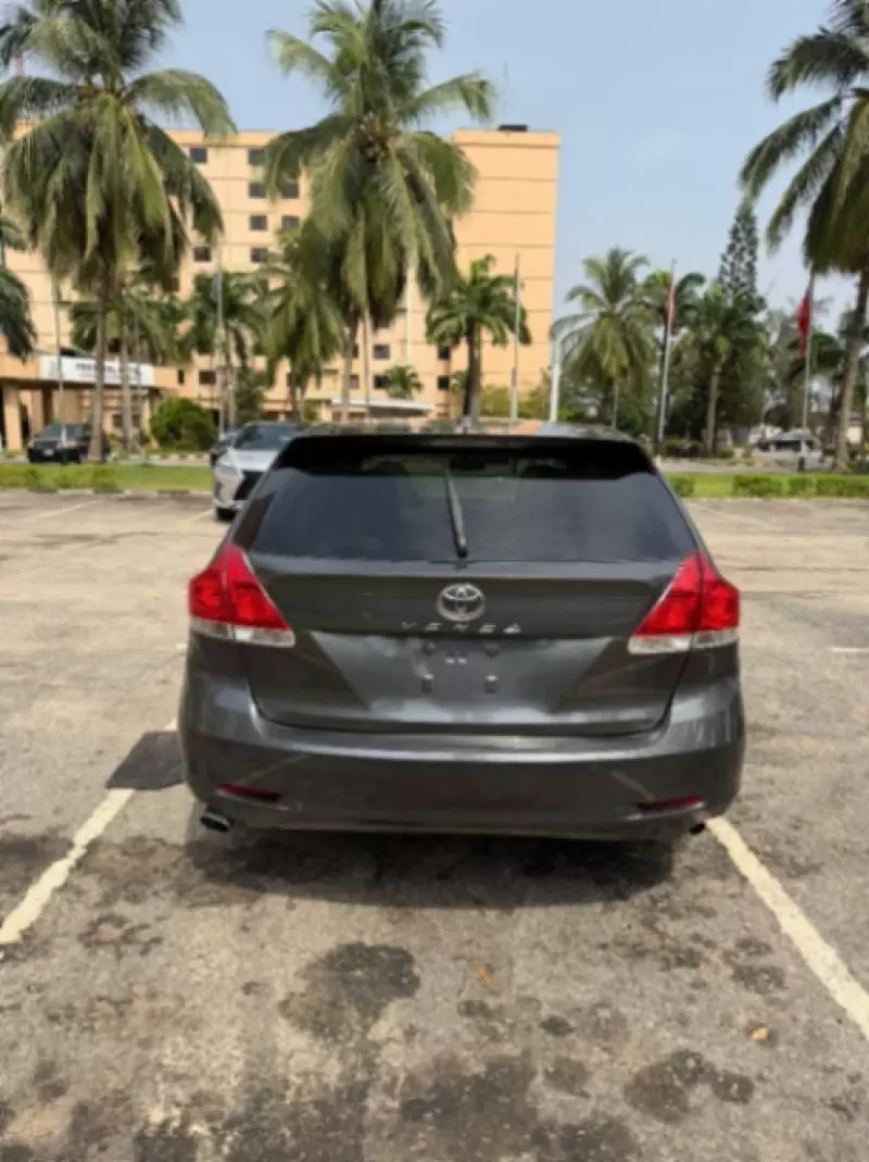 Toyota Venza - 2011