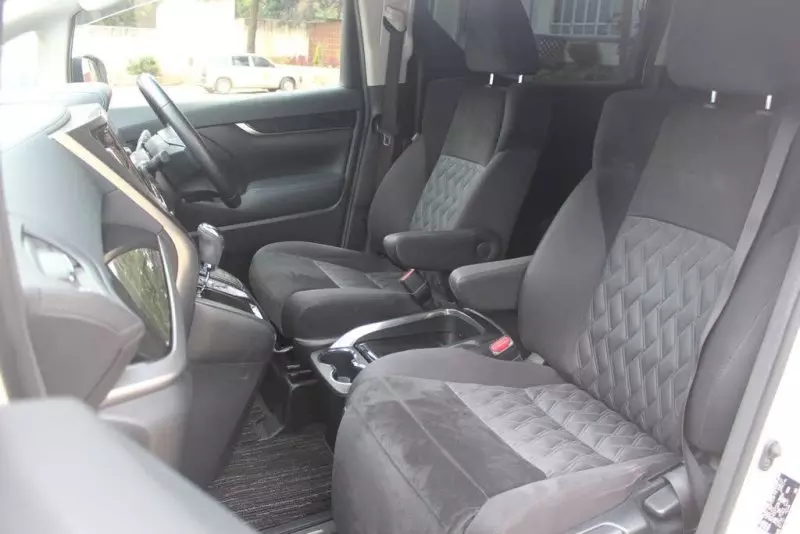 TOYOTA Vellfire    - 2019