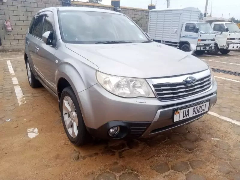 Subaru Forester   - 2010