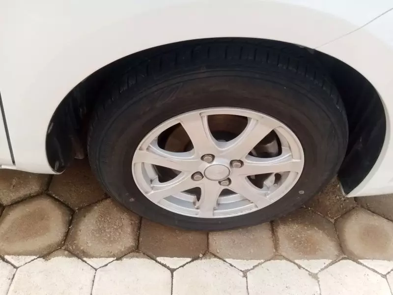 Toyota Sienta   - 2013