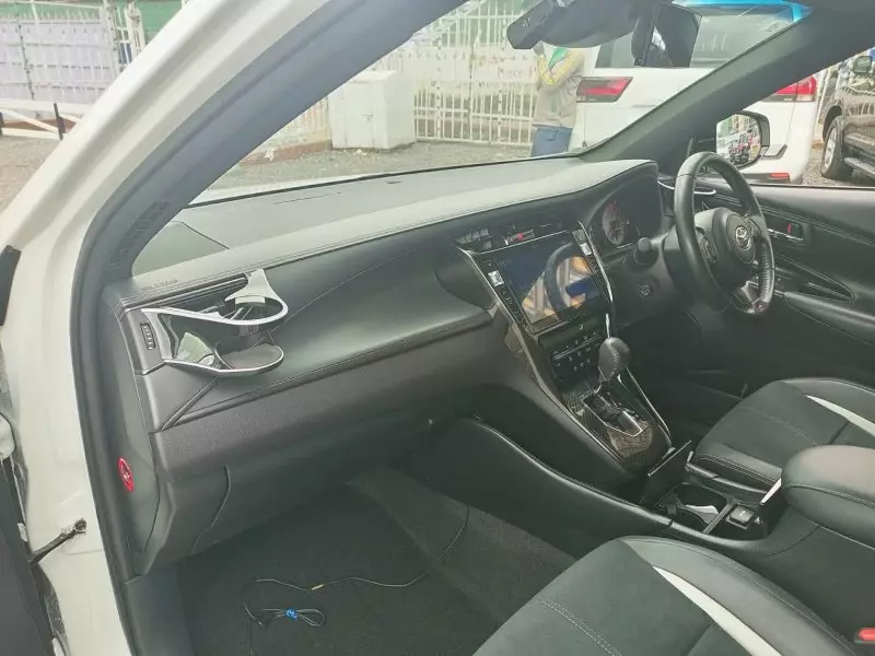 TOYOTA Harrier GR   - 2019