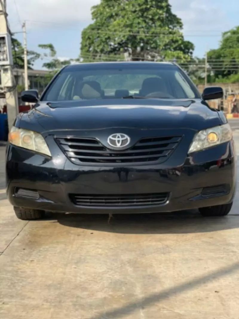 Toyota Camry - 2009
