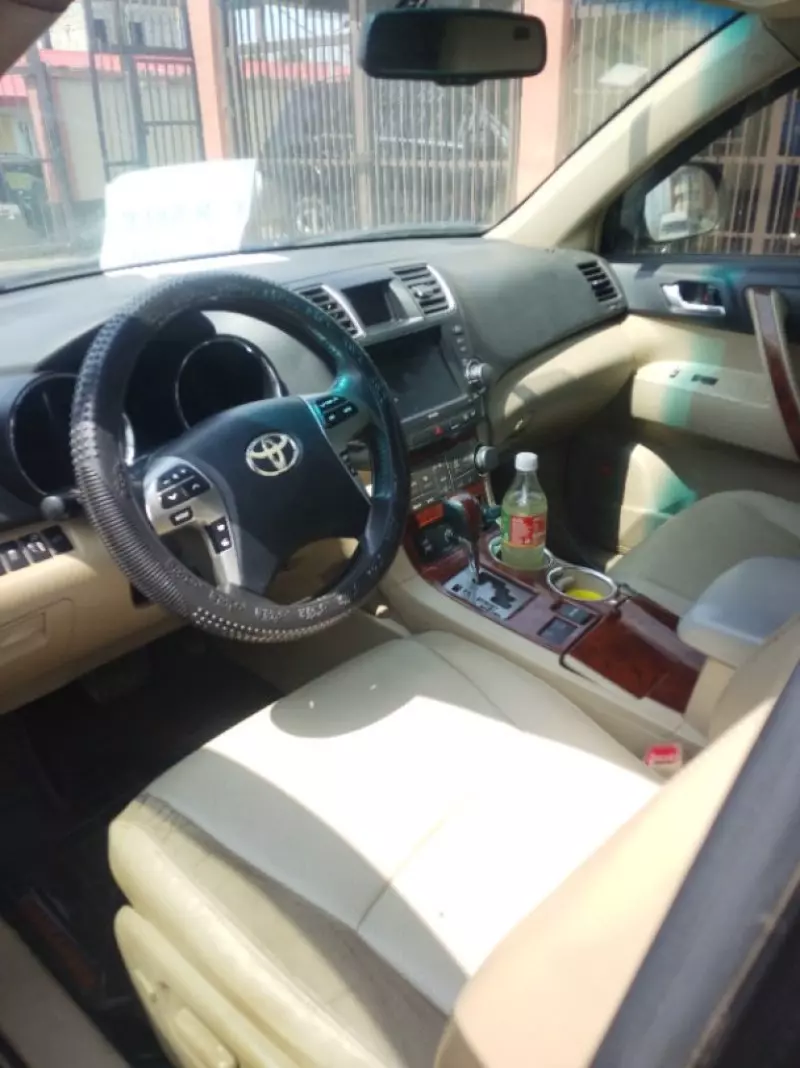 TOYOTA Highlander - 2012