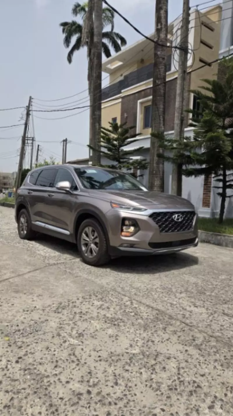 Hyundai Santa Fe   - 2020