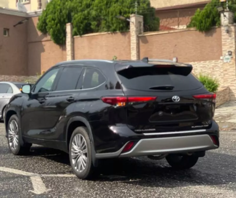 TOYOTA Highlander   - 2021