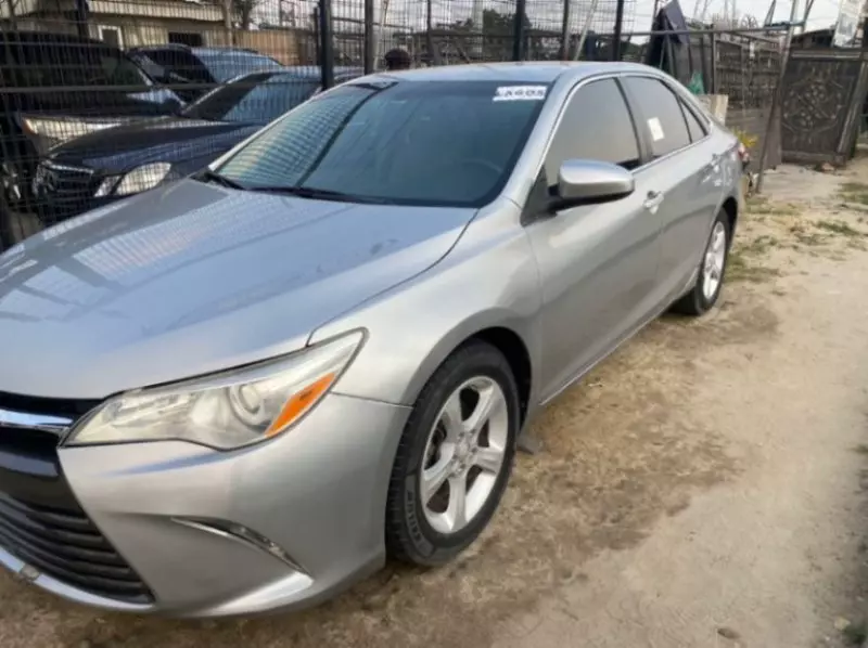 Toyota Camry   - 2016