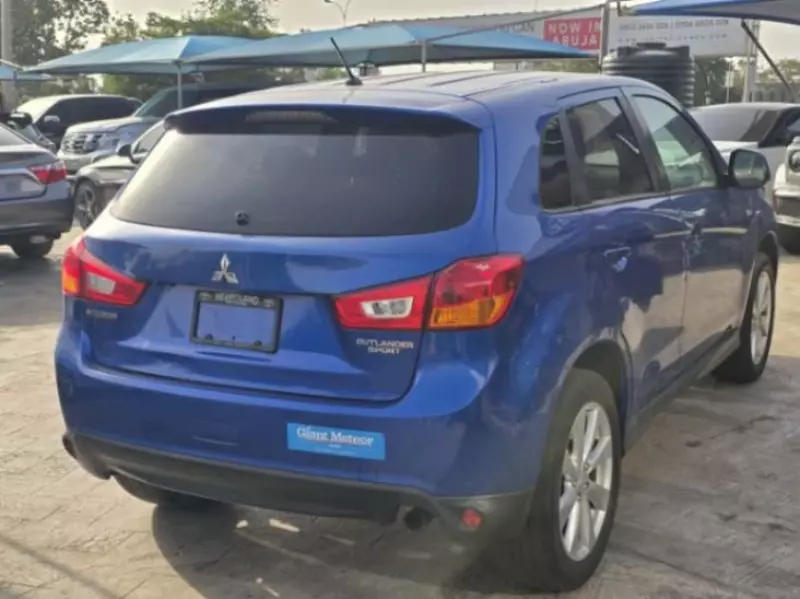 Mitsubishi Outlander Sport   - 2016