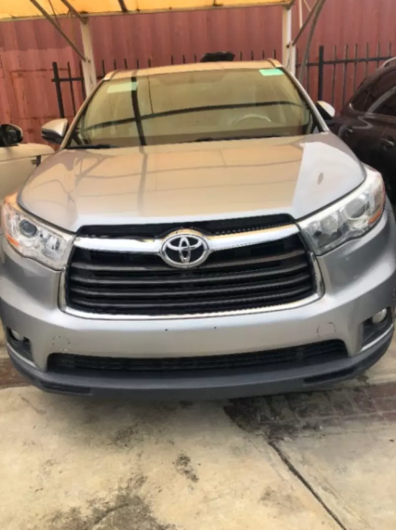 Toyota Highlander   - 2016