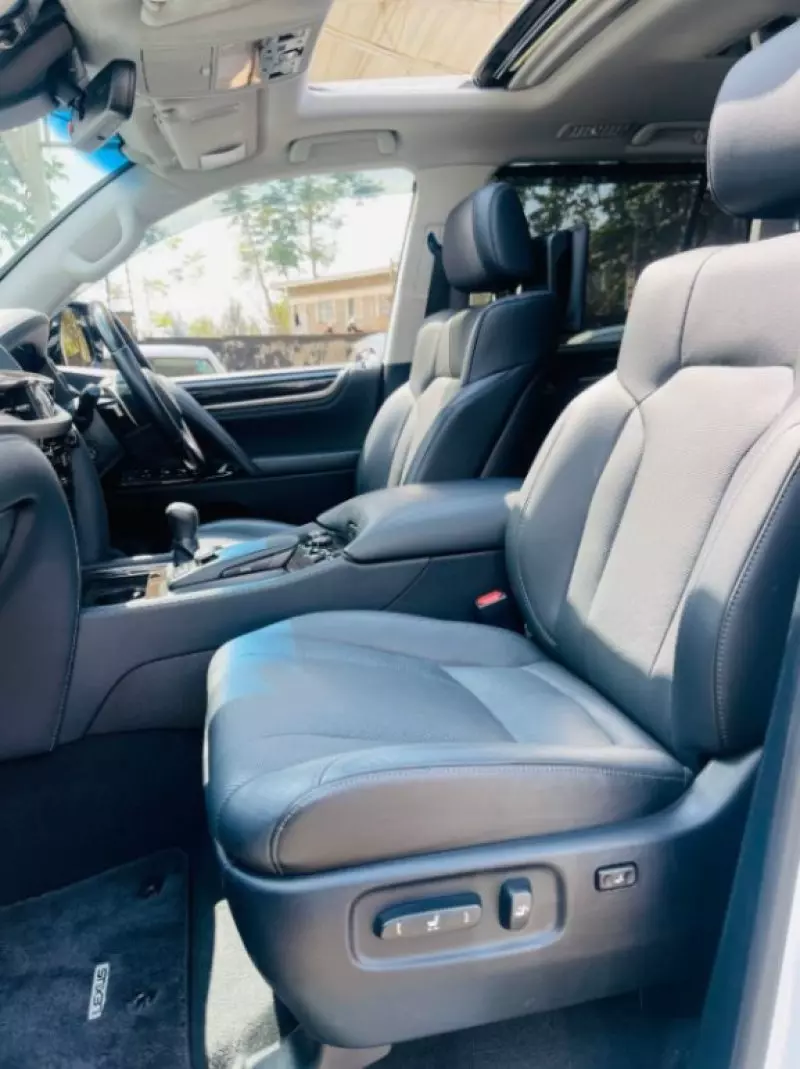 Lexus LX 570   - 2018