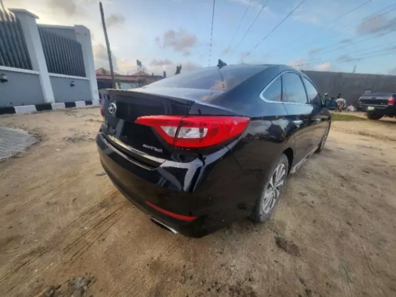 Hyundai Sonata   - 2016