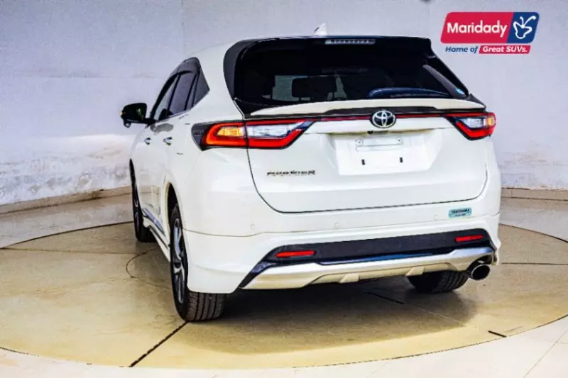 Toyota Harrier   - 2018
