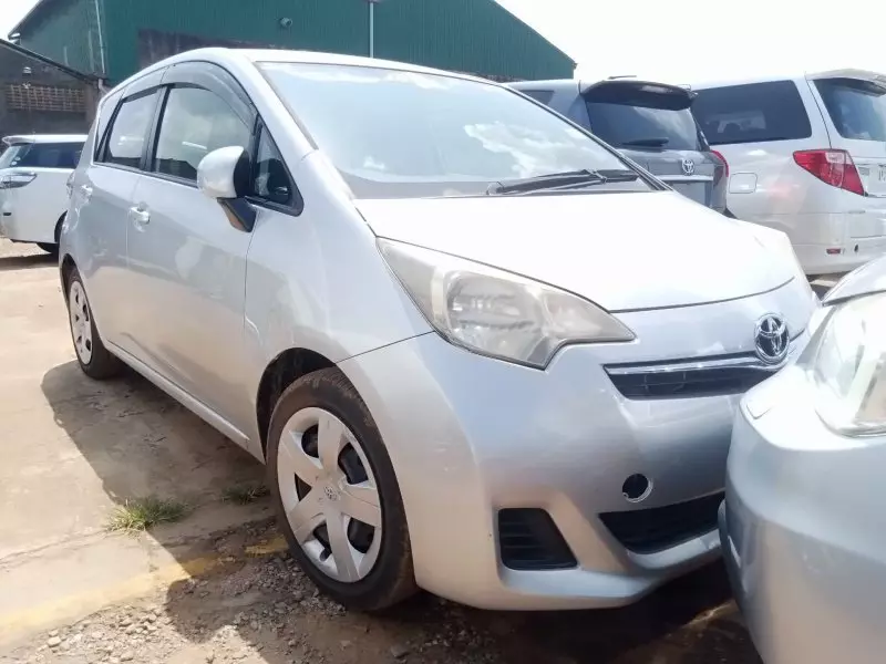 Toyota Ractis   - 2013
