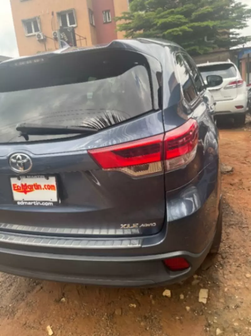 Toyota Highlander   - 2018