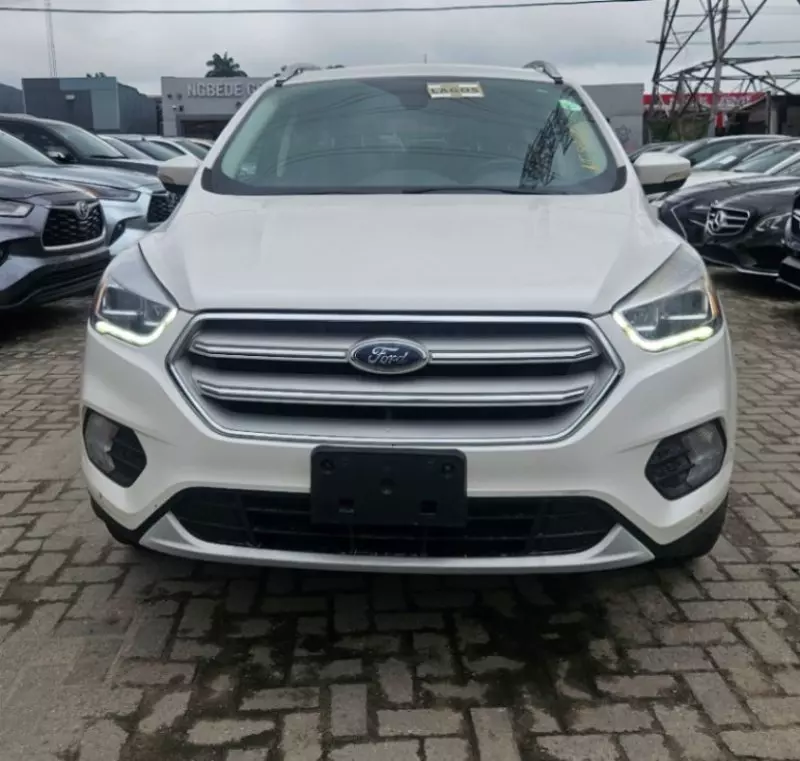 Ford Escape   - 2019